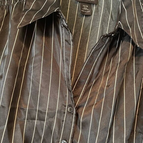 Lane Bryant Top    - Picture 3 of 5